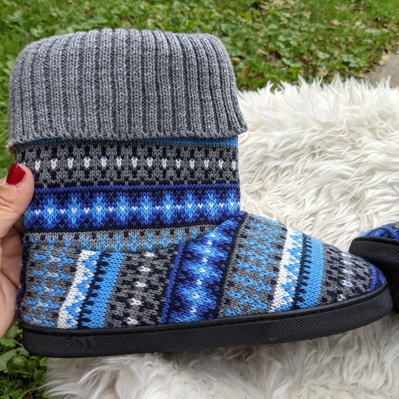 NWOT Isotoner Aztec Print Tall Slippers Size 6-7 - Picture 2 of 3